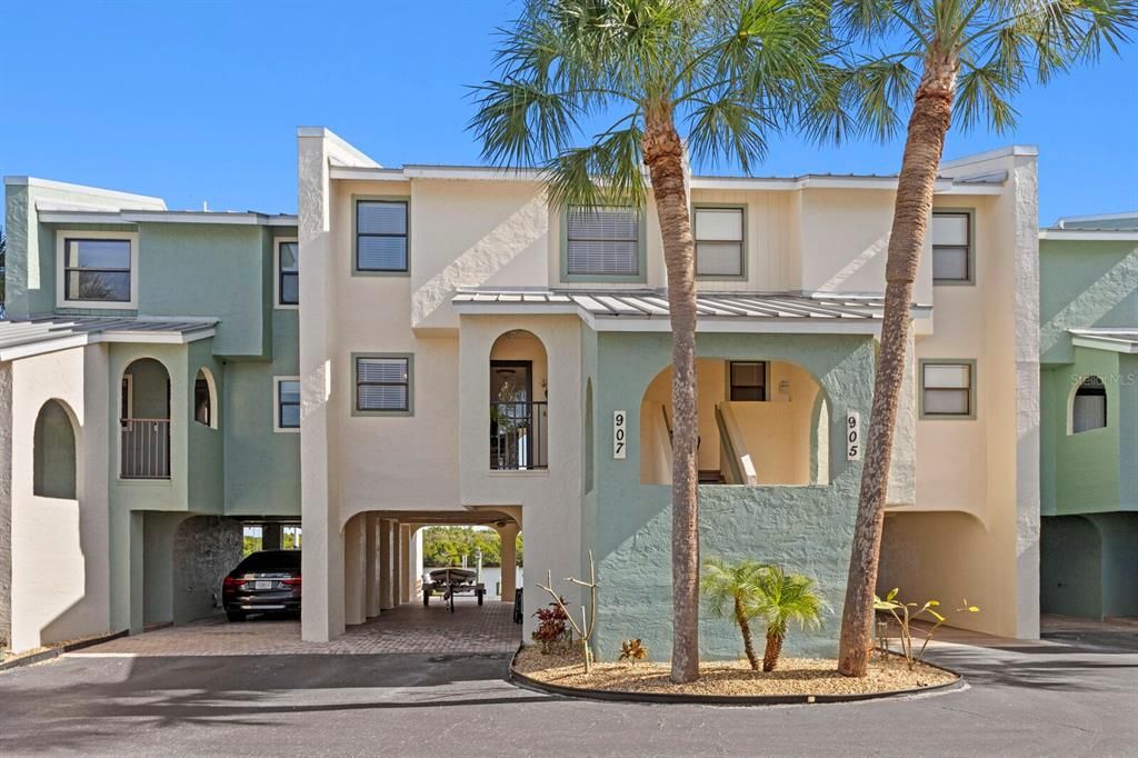 For Sale: $520,000 (2 beds, 2 baths, 1104 Square Feet)