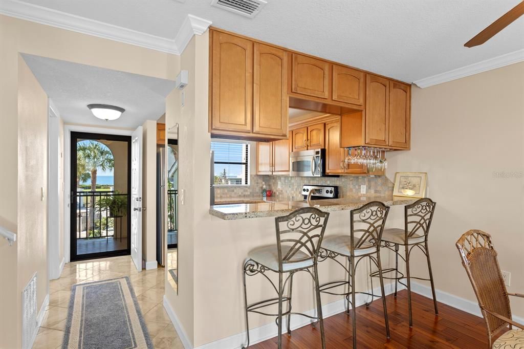 For Sale: $520,000 (2 beds, 2 baths, 1104 Square Feet)