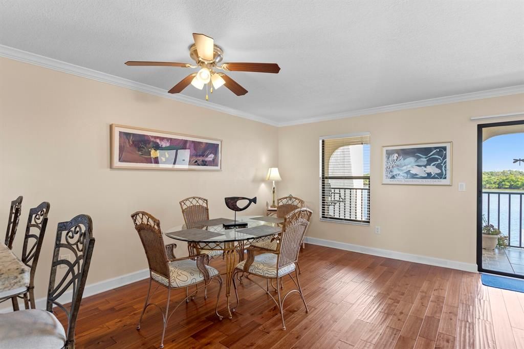 For Sale: $520,000 (2 beds, 2 baths, 1104 Square Feet)