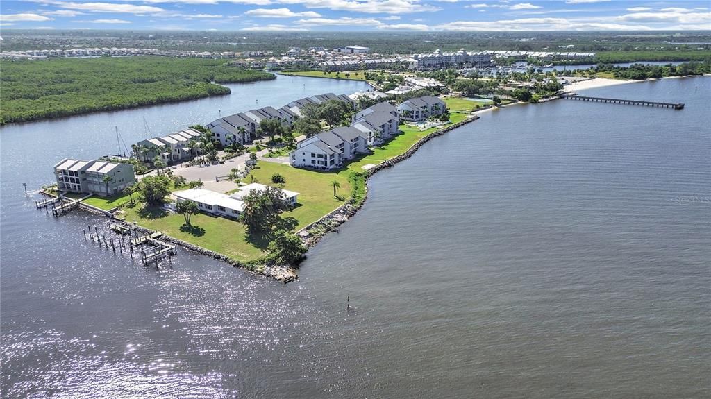 For Sale: $520,000 (2 beds, 2 baths, 1104 Square Feet)