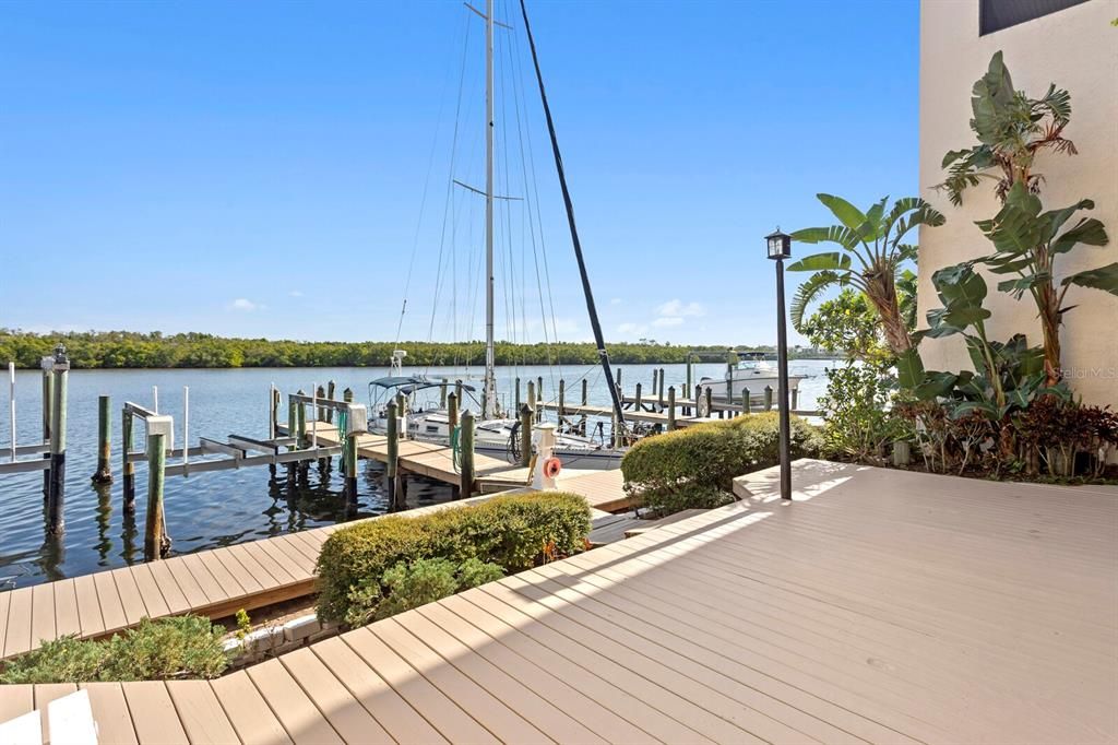 For Sale: $520,000 (2 beds, 2 baths, 1104 Square Feet)