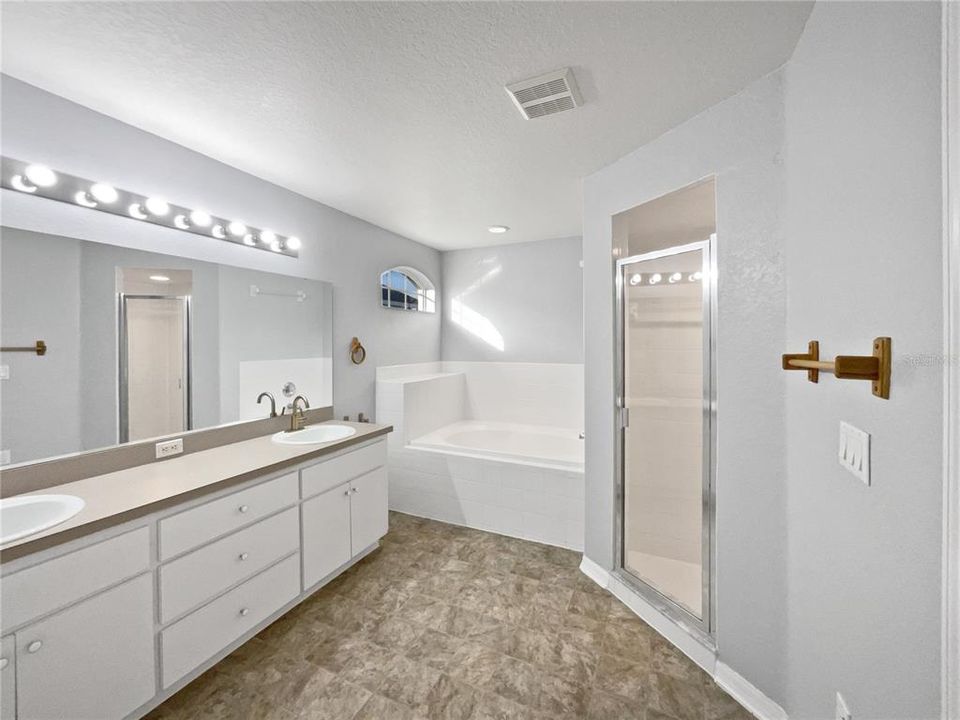 En Venta: $307,000 (3 camas, 2 baños, 1757 Pies cuadrados)