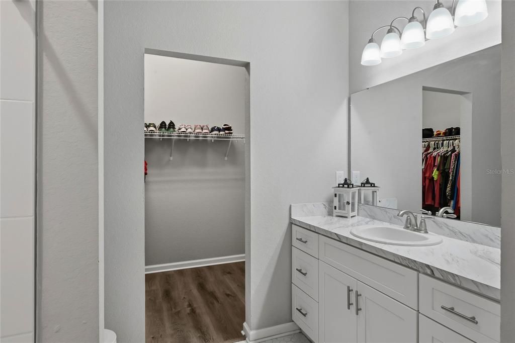 For Sale: $285,000 (3 beds, 2 baths, 1295 Square Feet)