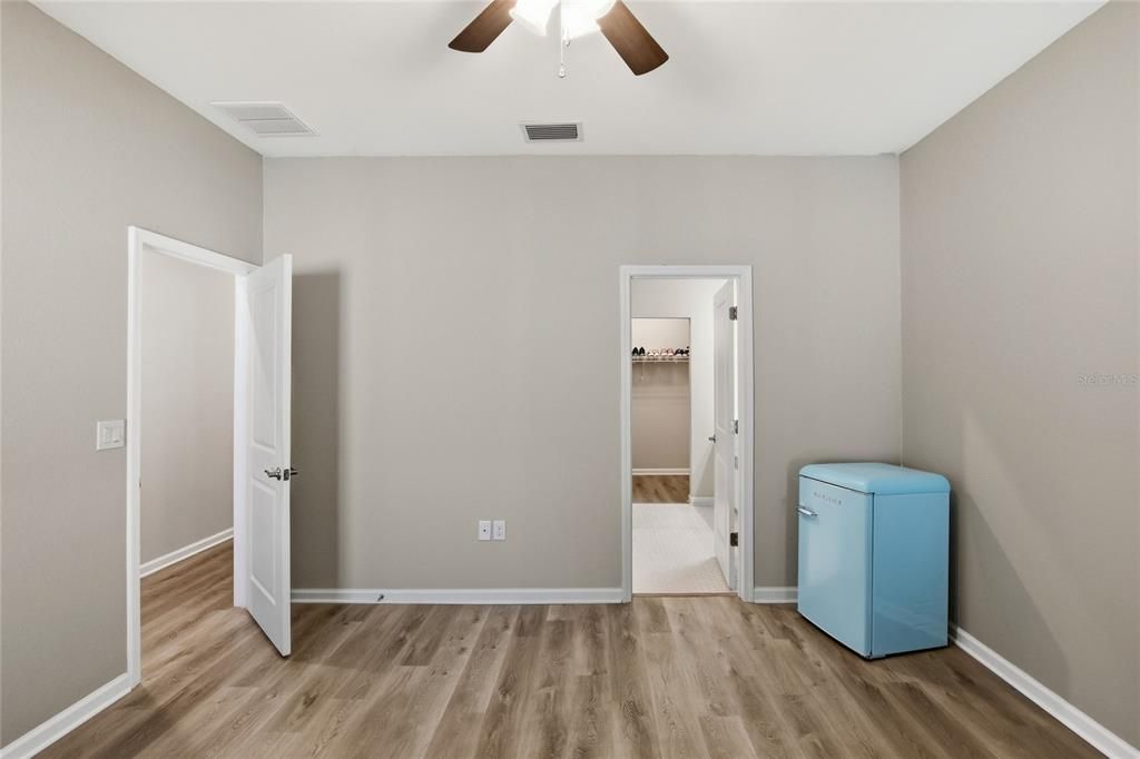 For Sale: $285,000 (3 beds, 2 baths, 1295 Square Feet)