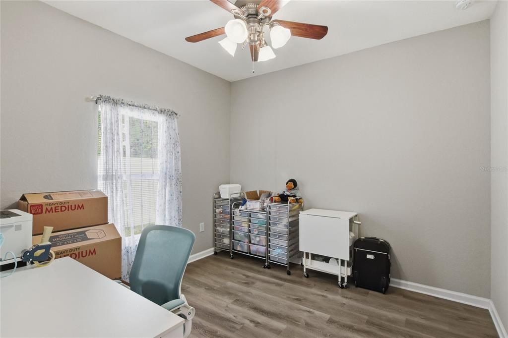 For Sale: $285,000 (3 beds, 2 baths, 1295 Square Feet)