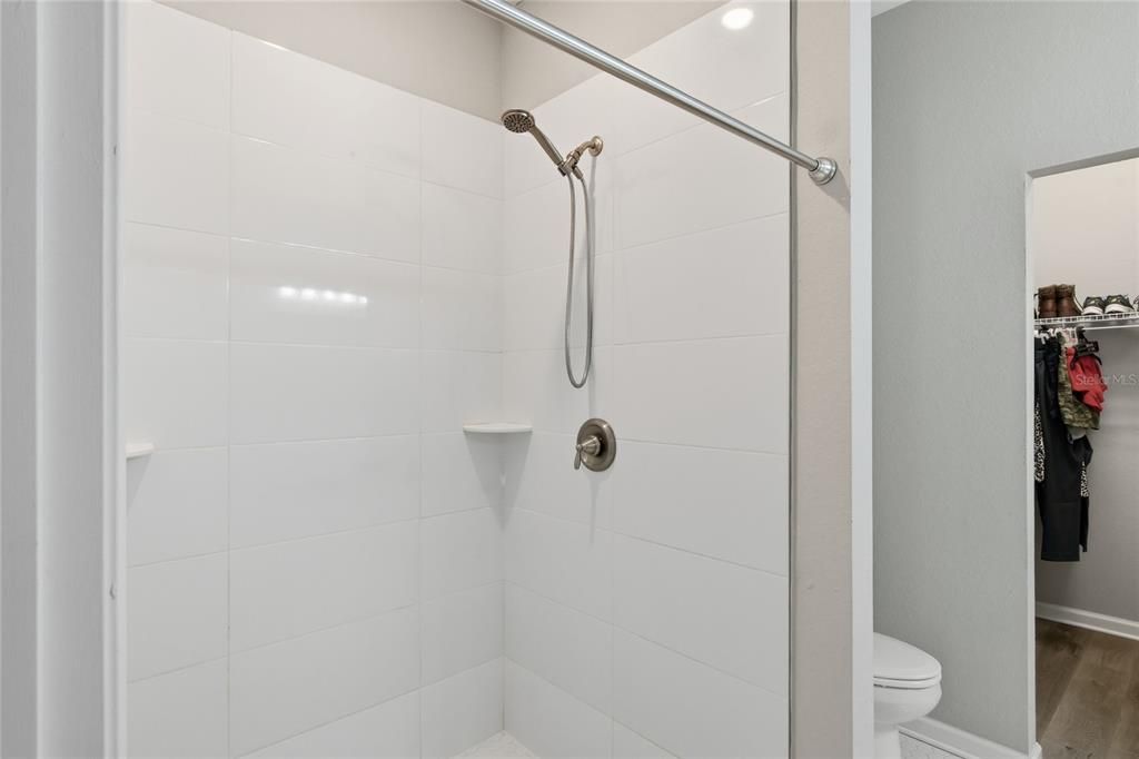 For Sale: $285,000 (3 beds, 2 baths, 1295 Square Feet)