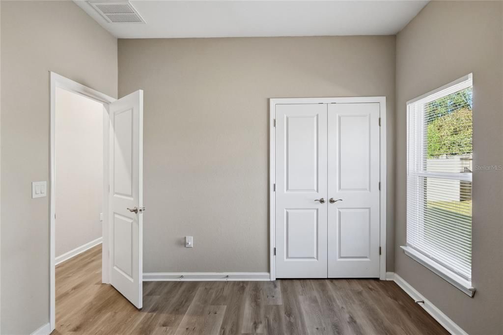 For Sale: $285,000 (3 beds, 2 baths, 1295 Square Feet)