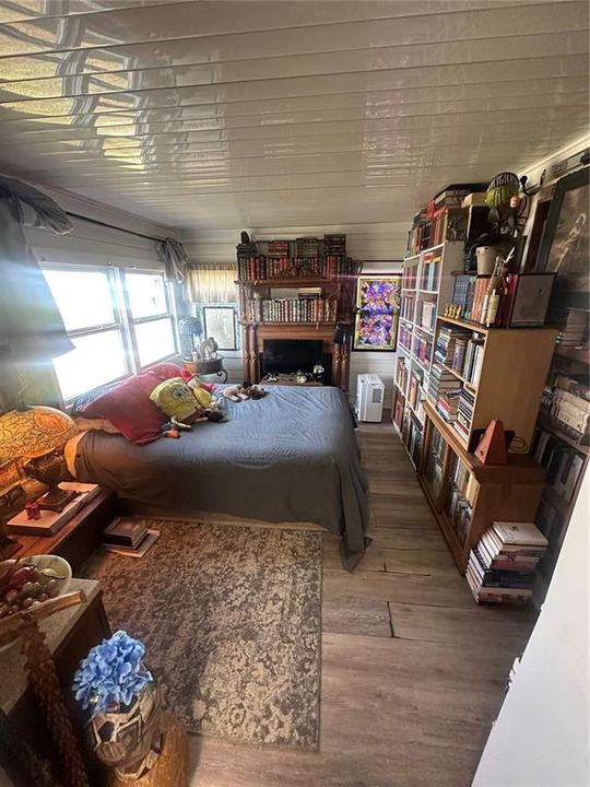 For Sale: $152,000 (1 beds, 1 baths, 752 Square Feet)