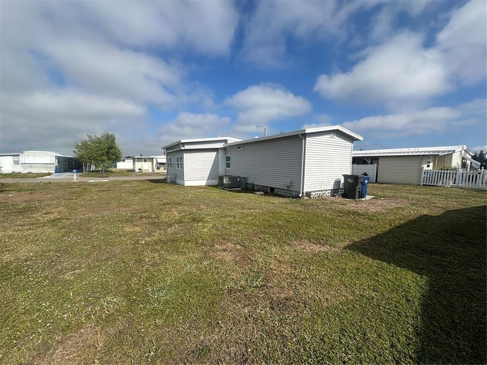 For Sale: $152,000 (1 beds, 1 baths, 752 Square Feet)