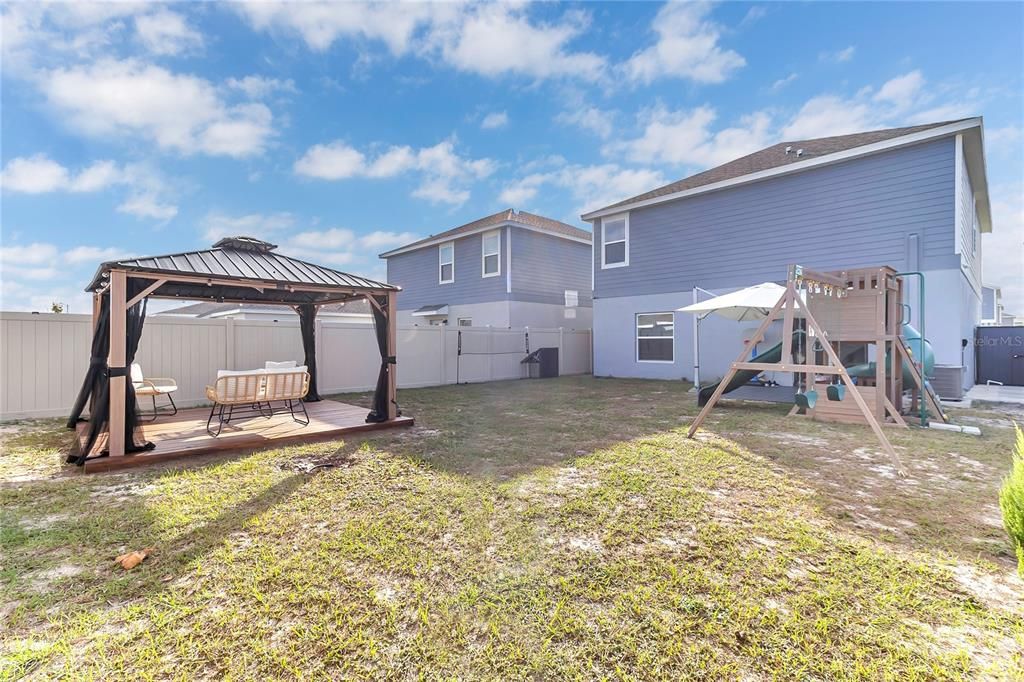 En Venta: $310,000 (4 camas, 2 baños, 1933 Pies cuadrados)