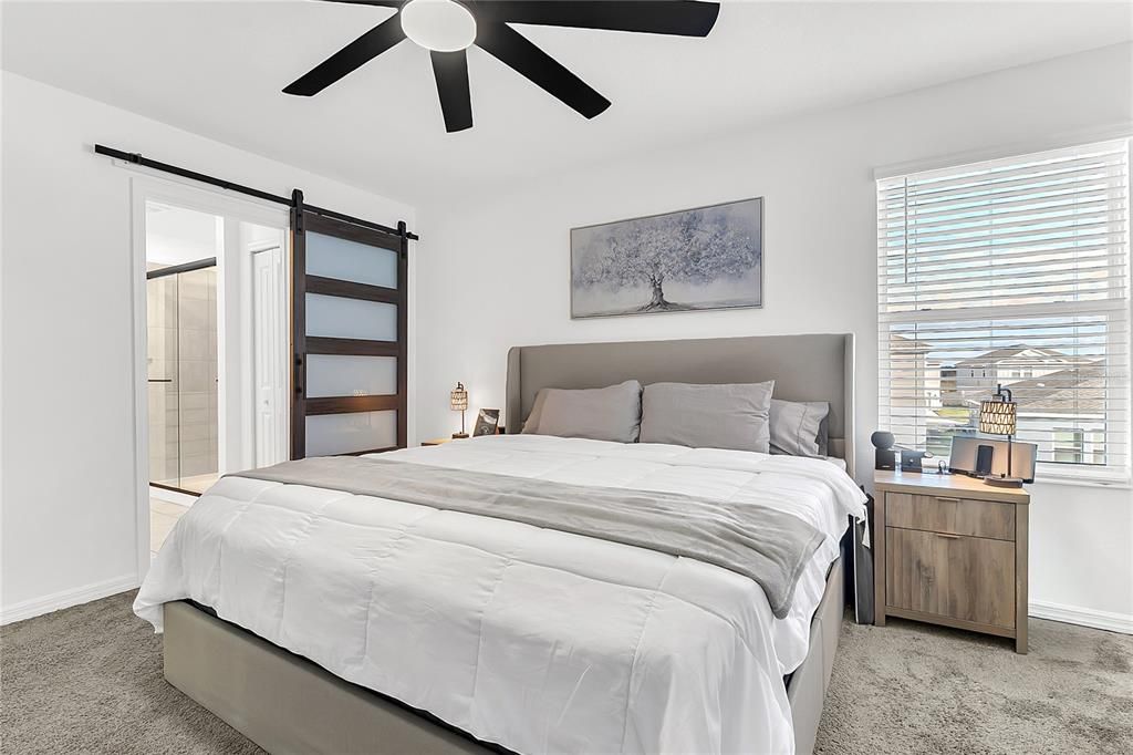 En Venta: $310,000 (4 camas, 2 baños, 1933 Pies cuadrados)