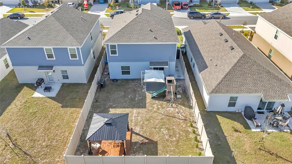 En Venta: $310,000 (4 camas, 2 baños, 1933 Pies cuadrados)