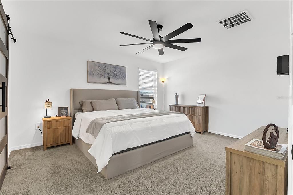 En Venta: $310,000 (4 camas, 2 baños, 1933 Pies cuadrados)