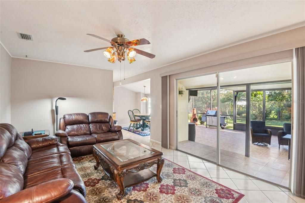 En Venta: $519,900 (3 camas, 2 baños, 1658 Pies cuadrados)