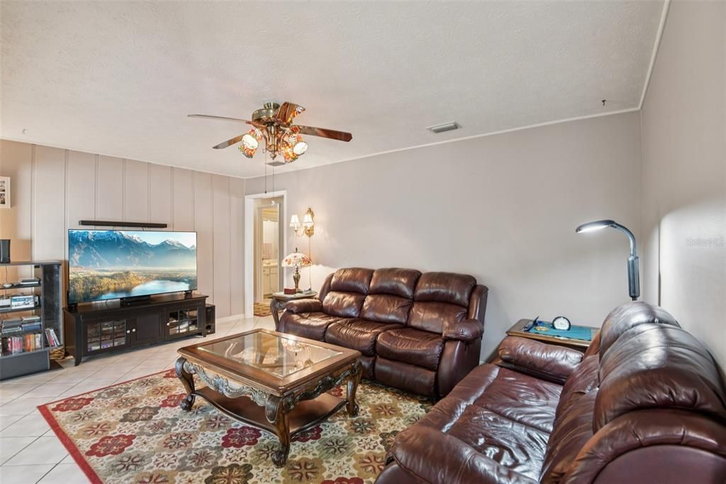 En Venta: $519,900 (3 camas, 2 baños, 1658 Pies cuadrados)