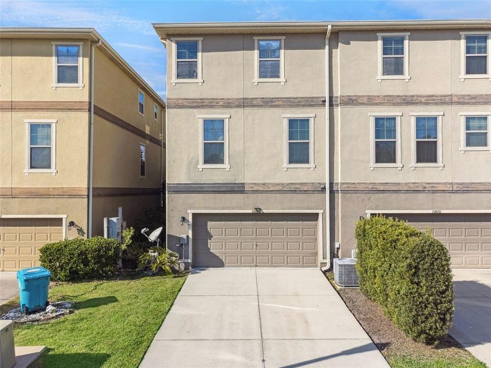 En Venta: $410,000 (3 camas, 2 baños, 2288 Pies cuadrados)