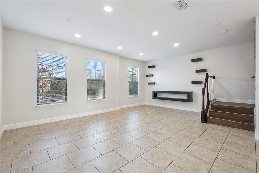 En Venta: $410,000 (3 camas, 2 baños, 2288 Pies cuadrados)