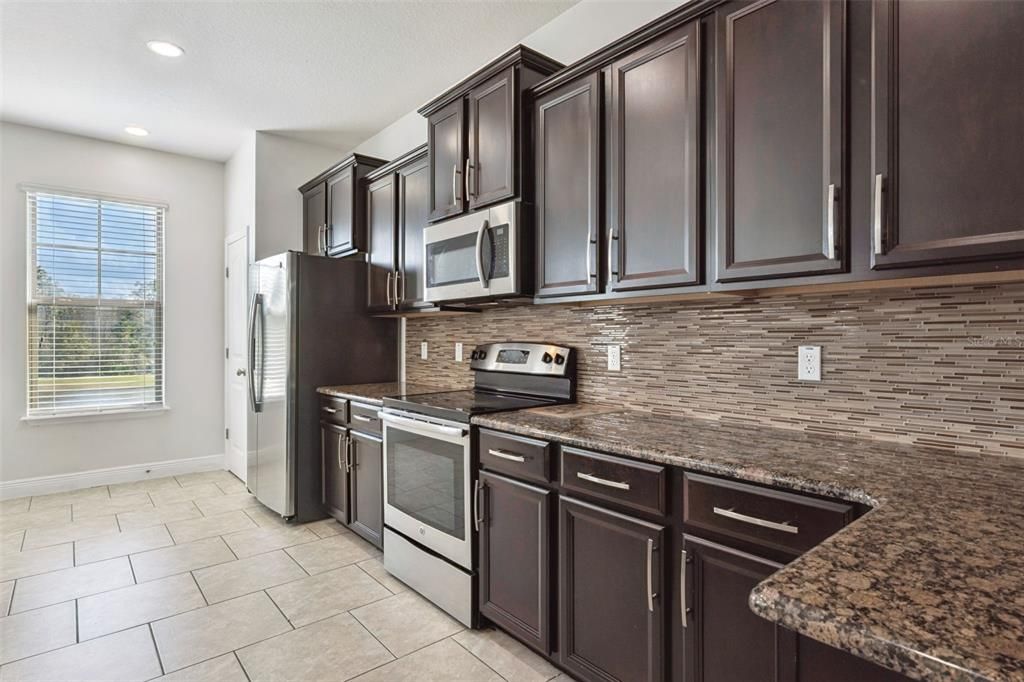 En Venta: $410,000 (3 camas, 2 baños, 2288 Pies cuadrados)