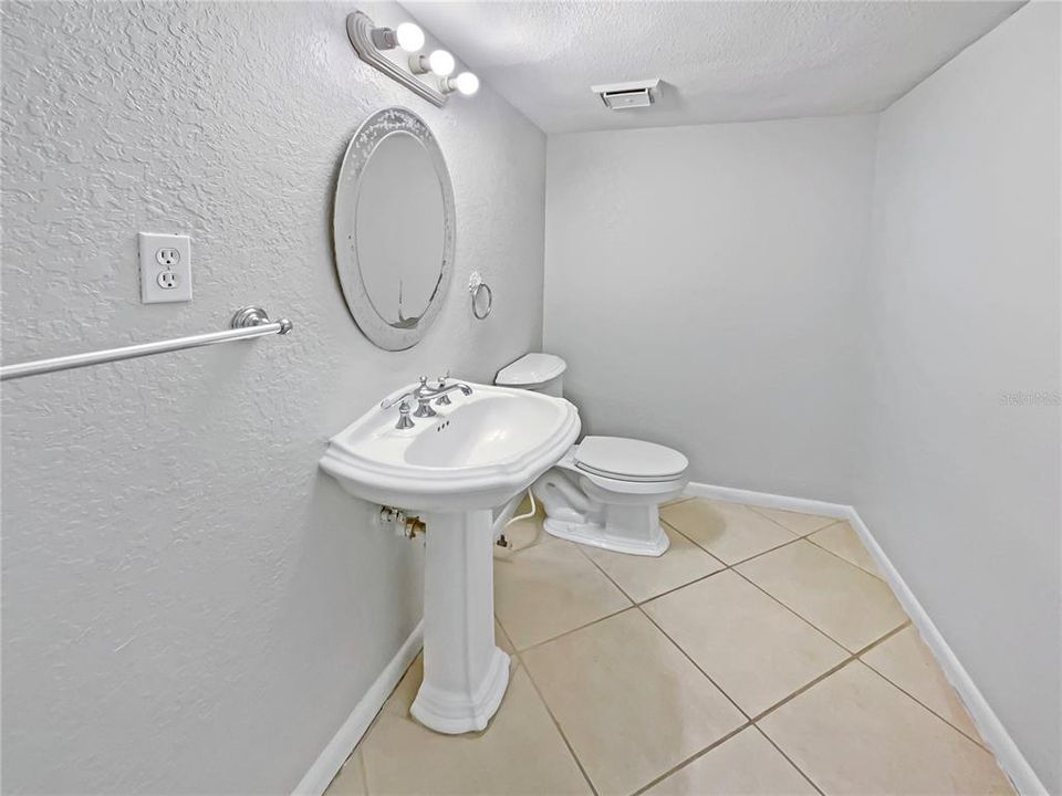 For Sale: $141,000 (2 beds, 2 baths, 1703 Square Feet)