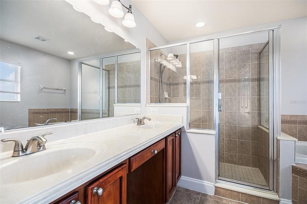 For Sale: $625,000 (4 beds, 2 baths, 2453 Square Feet)