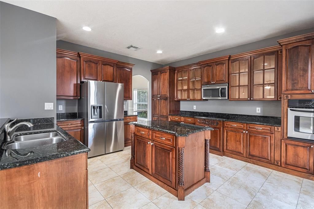 For Sale: $625,000 (4 beds, 2 baths, 2453 Square Feet)