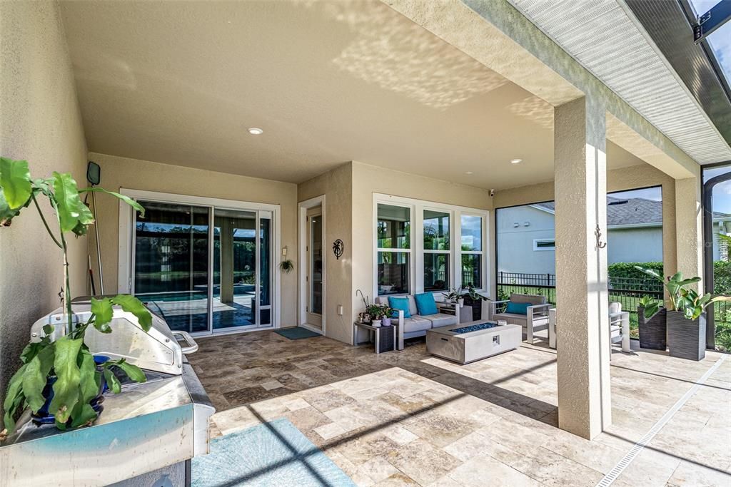 En Venta: $780,000 (4 camas, 3 baños, 2615 Pies cuadrados)