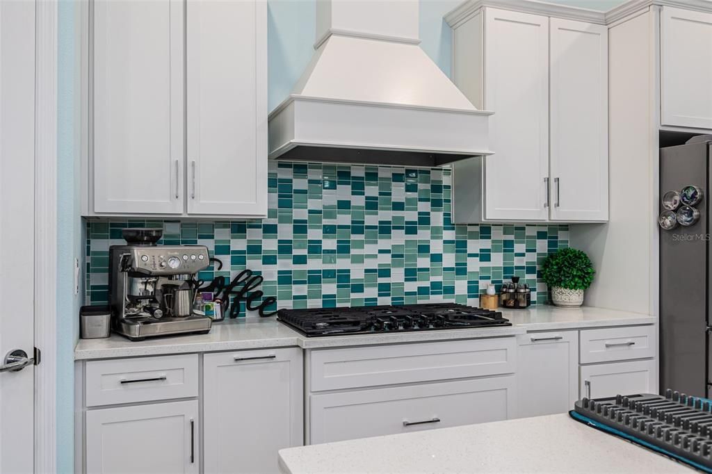 En Venta: $780,000 (4 camas, 3 baños, 2615 Pies cuadrados)