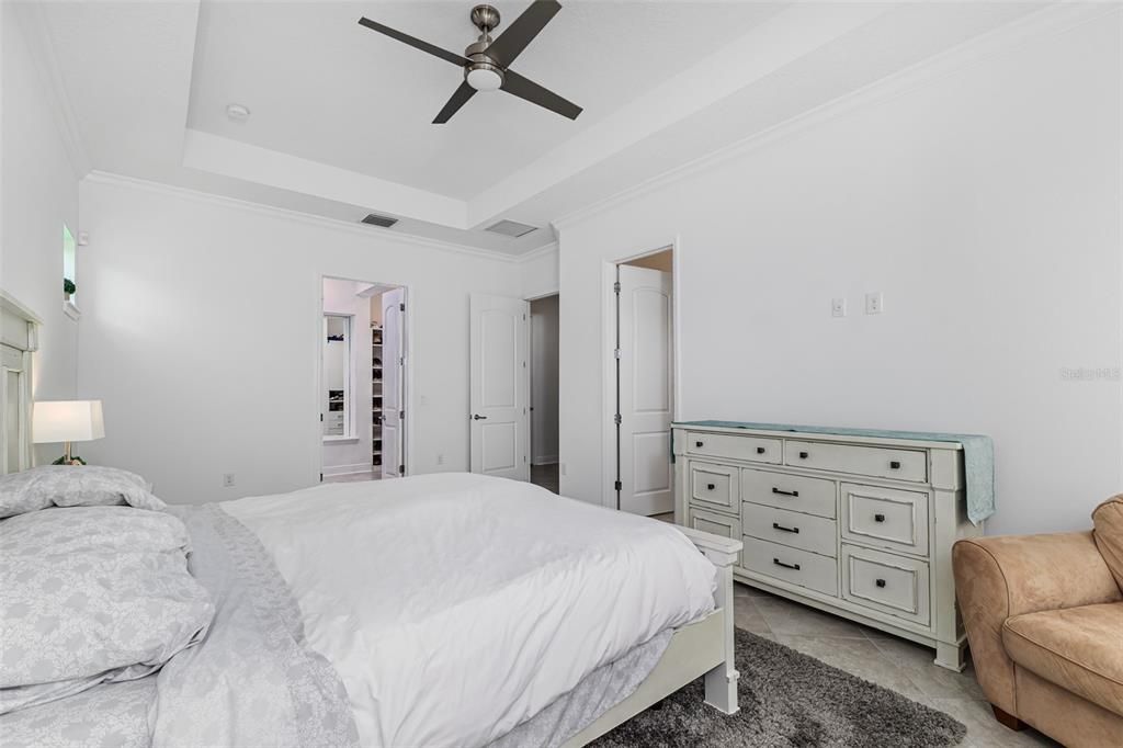 En Venta: $780,000 (4 camas, 3 baños, 2615 Pies cuadrados)