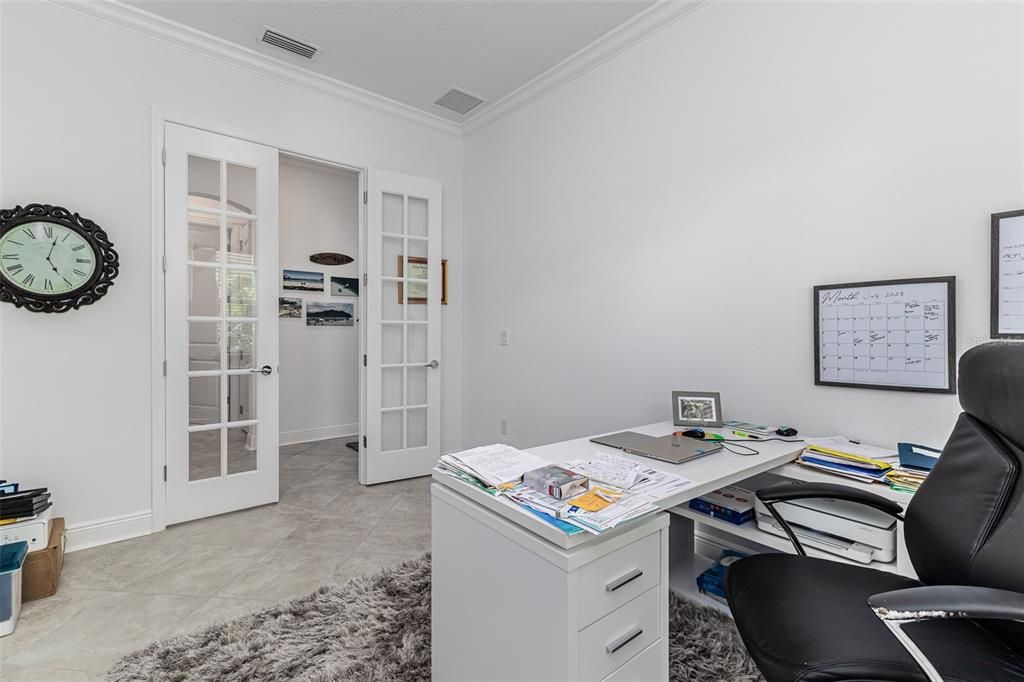 En Venta: $780,000 (4 camas, 3 baños, 2615 Pies cuadrados)