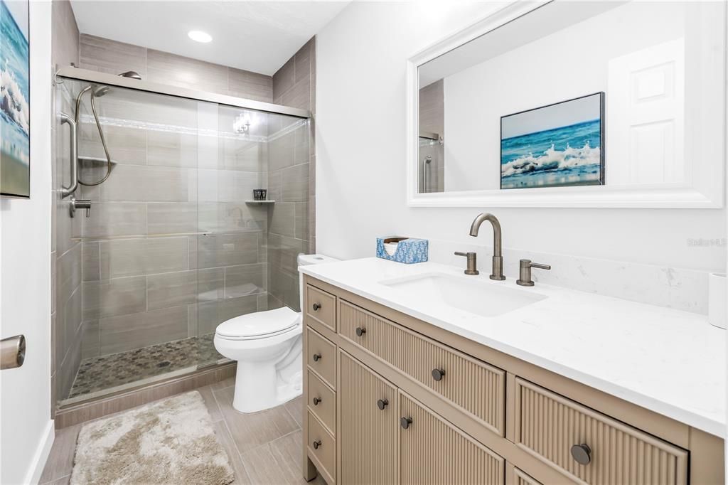 出租: $3,850 (2 贝兹, 2 浴室, 1160 平方英尺)