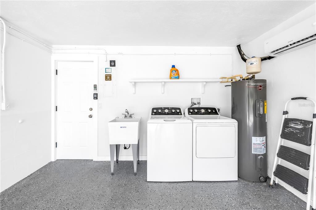 出租: $3,850 (2 贝兹, 2 浴室, 1160 平方英尺)