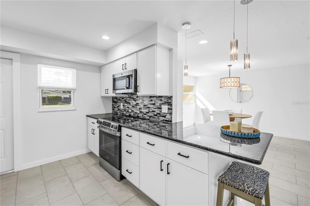 出租: $3,850 (2 贝兹, 2 浴室, 1160 平方英尺)