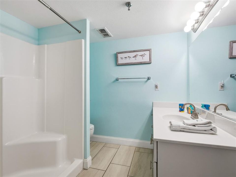 For Sale: $1,050,000 (3 beds, 3 baths, 1555 Square Feet)