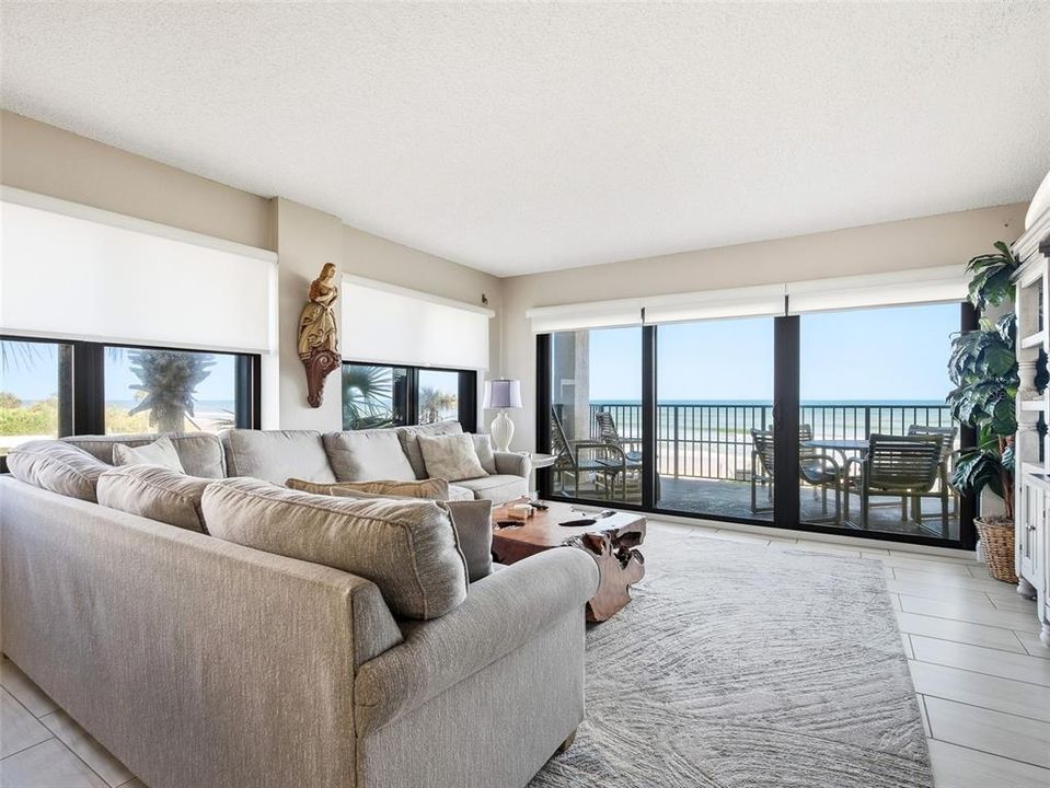 For Sale: $1,050,000 (3 beds, 3 baths, 1555 Square Feet)