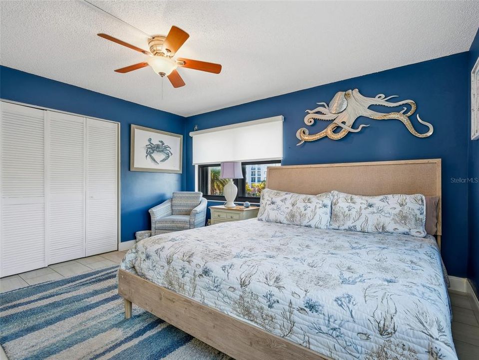 For Sale: $1,050,000 (3 beds, 3 baths, 1555 Square Feet)