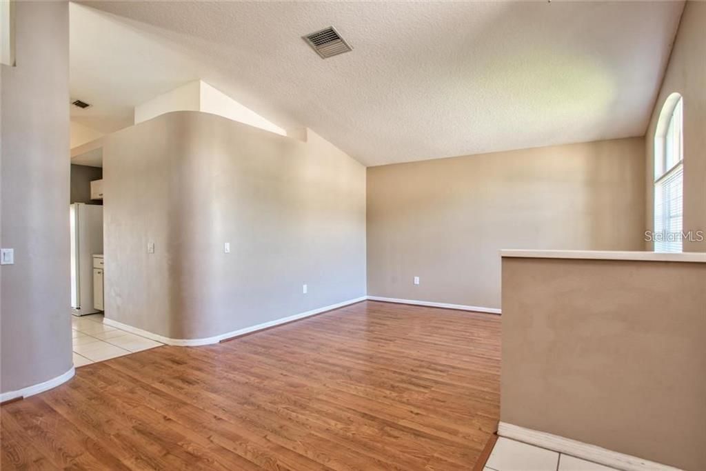 En Venta: $439,900 (3 camas, 2 baños, 1400 Pies cuadrados)