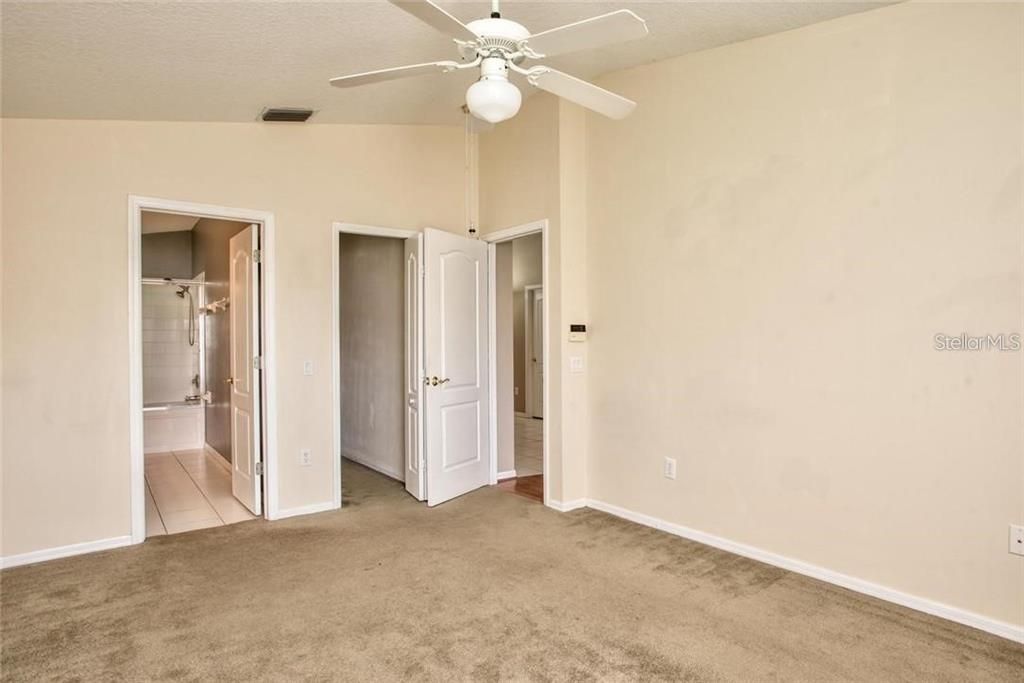 En Venta: $439,900 (3 camas, 2 baños, 1400 Pies cuadrados)