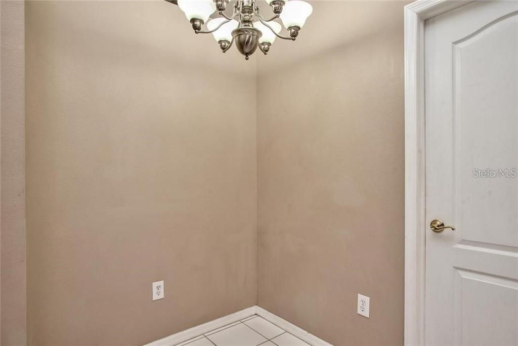 En Venta: $439,900 (3 camas, 2 baños, 1400 Pies cuadrados)