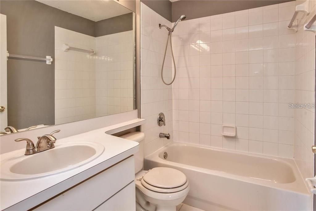 En Venta: $439,900 (3 camas, 2 baños, 1400 Pies cuadrados)