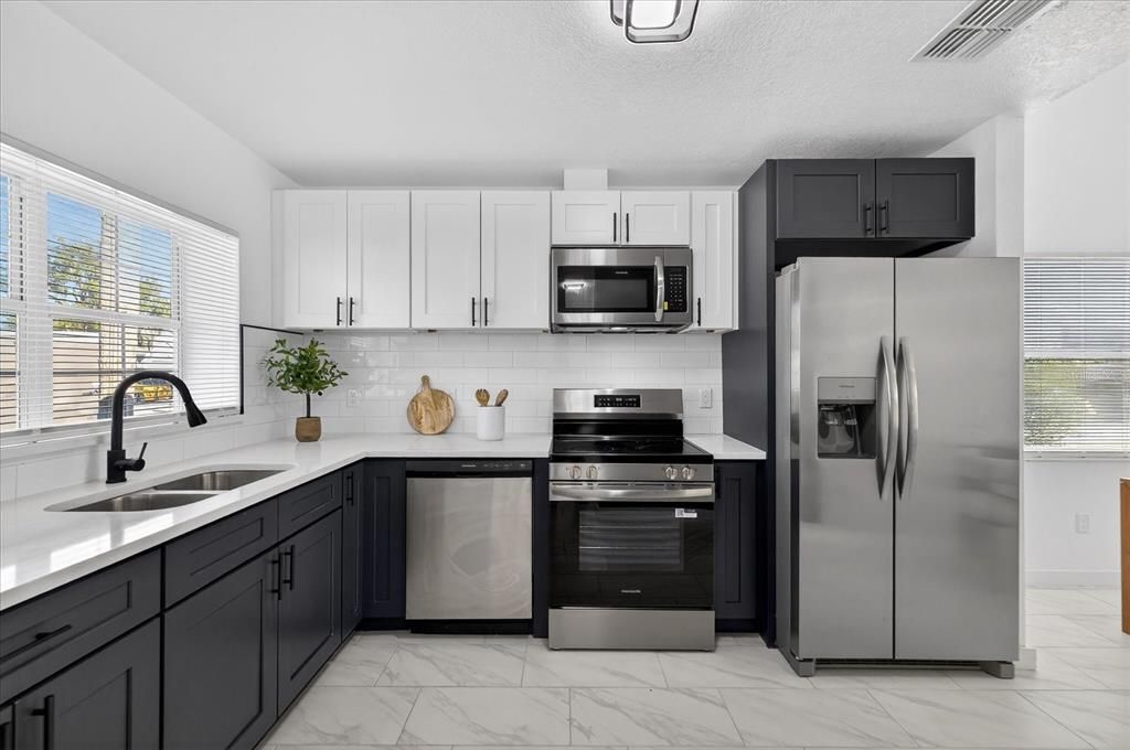 En Venta: $374,900 (3 camas, 2 baños, 1246 Pies cuadrados)