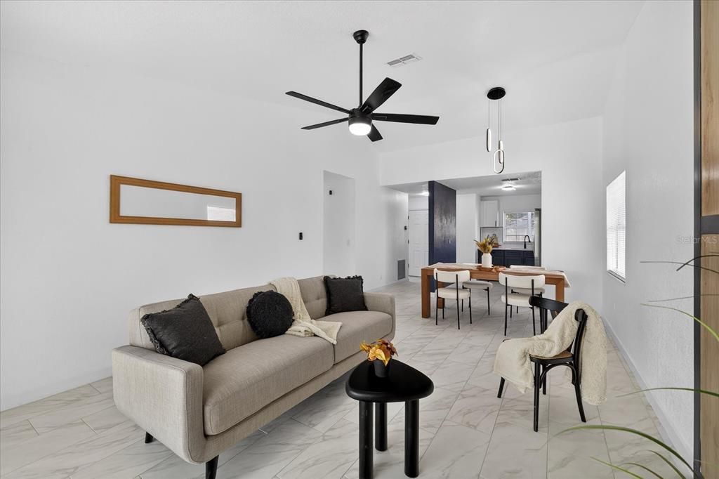 En Venta: $374,900 (3 camas, 2 baños, 1246 Pies cuadrados)