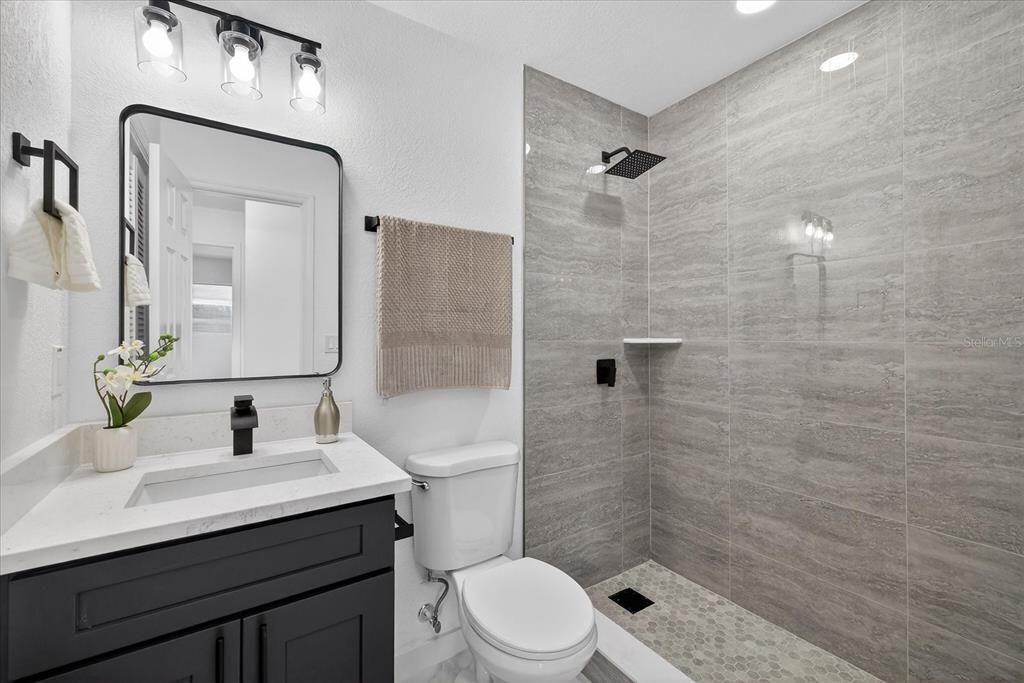 En Venta: $374,900 (3 camas, 2 baños, 1246 Pies cuadrados)