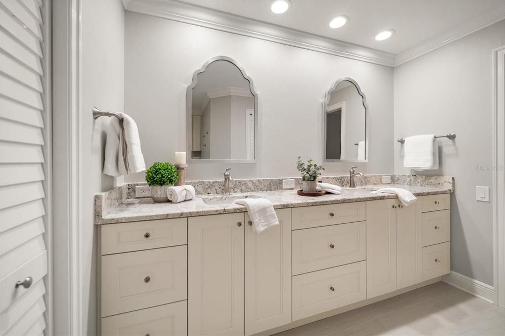 For Sale: $799,000 (3 beds, 2 baths, 2013 Square Feet)