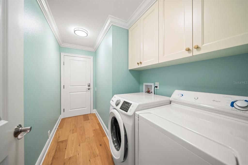 For Sale: $799,000 (3 beds, 2 baths, 2013 Square Feet)