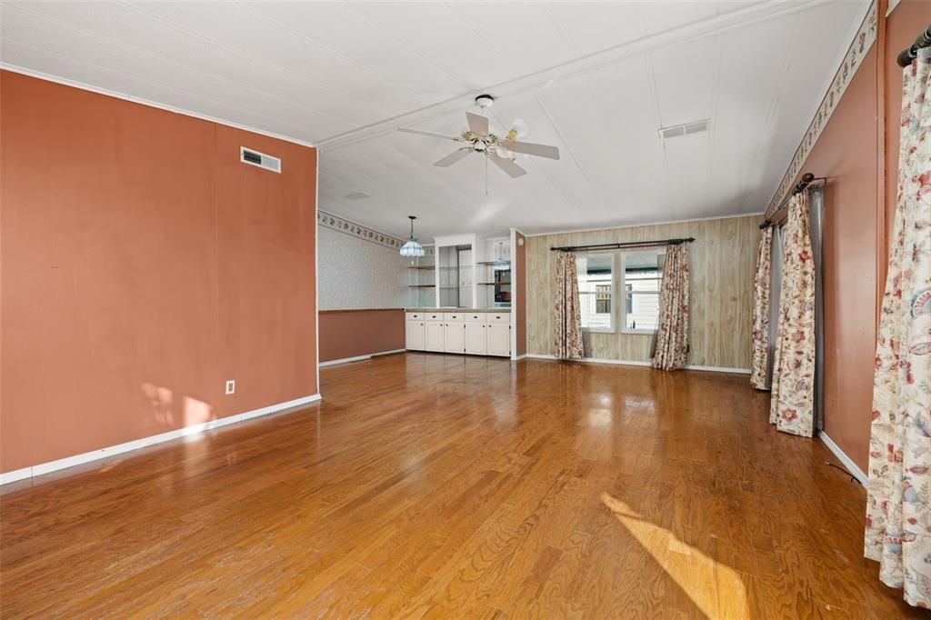 En Venta: $145,000 (2 camas, 2 baños, 1616 Pies cuadrados)