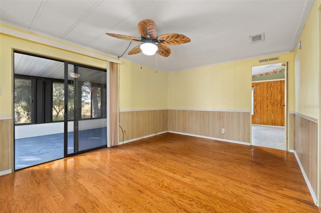 En Venta: $145,000 (2 camas, 2 baños, 1616 Pies cuadrados)