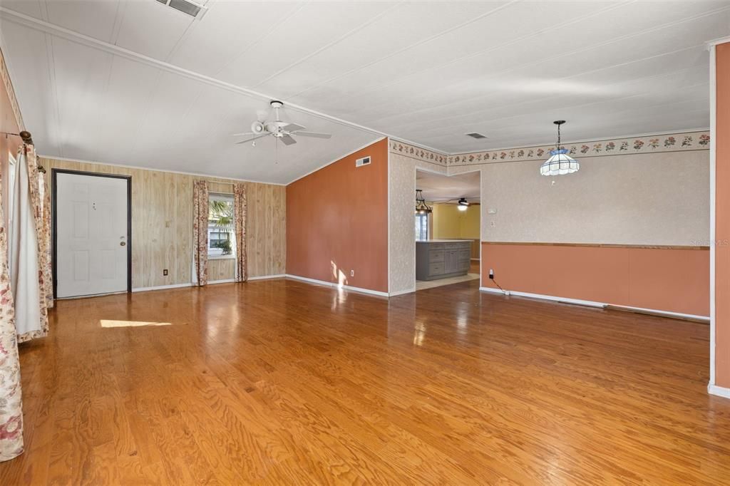 En Venta: $145,000 (2 camas, 2 baños, 1616 Pies cuadrados)