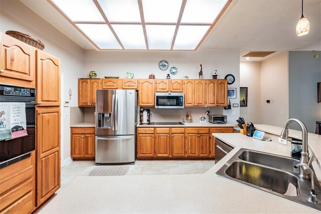 For Sale: $815,000 (4 beds, 3 baths, 2993 Square Feet)