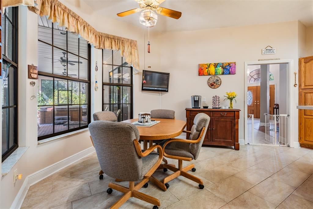 For Sale: $815,000 (4 beds, 3 baths, 2993 Square Feet)