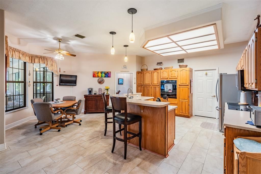 For Sale: $815,000 (4 beds, 3 baths, 2993 Square Feet)